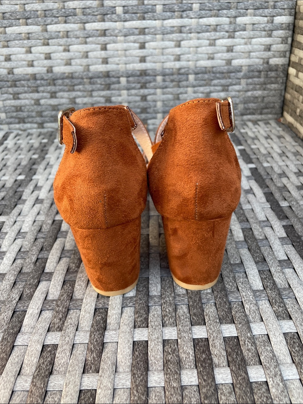 Allegra K Women’s Rust Suede Crisscross Block Heel Sandals - Picture 2 of 3